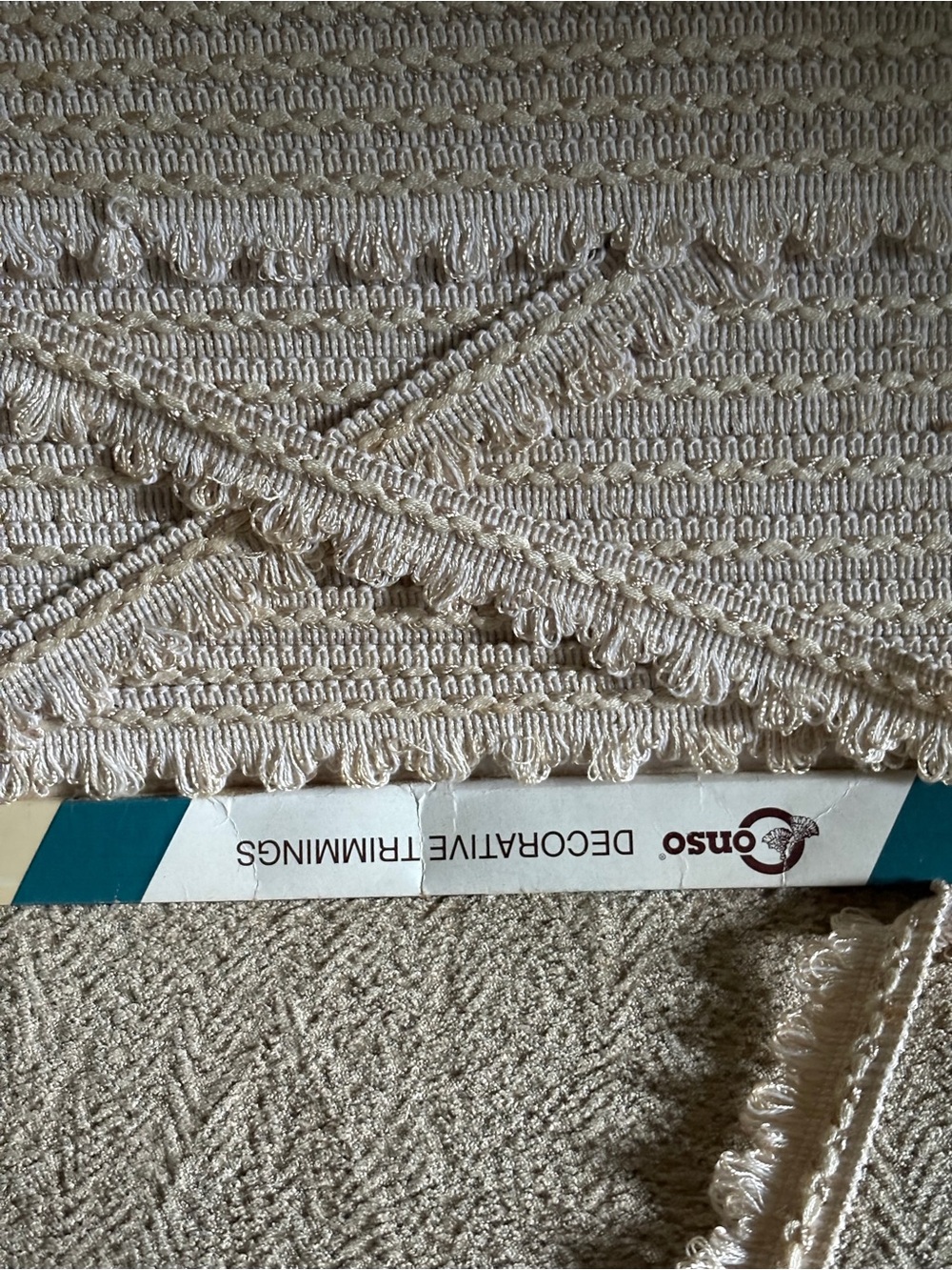 Conso Ivory Scalloped Looped Brush Fringe 11 yds